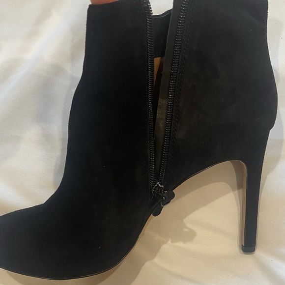 Via Spiga Booties, suede sz 9- blk, nwot - Picture 3 of 6
